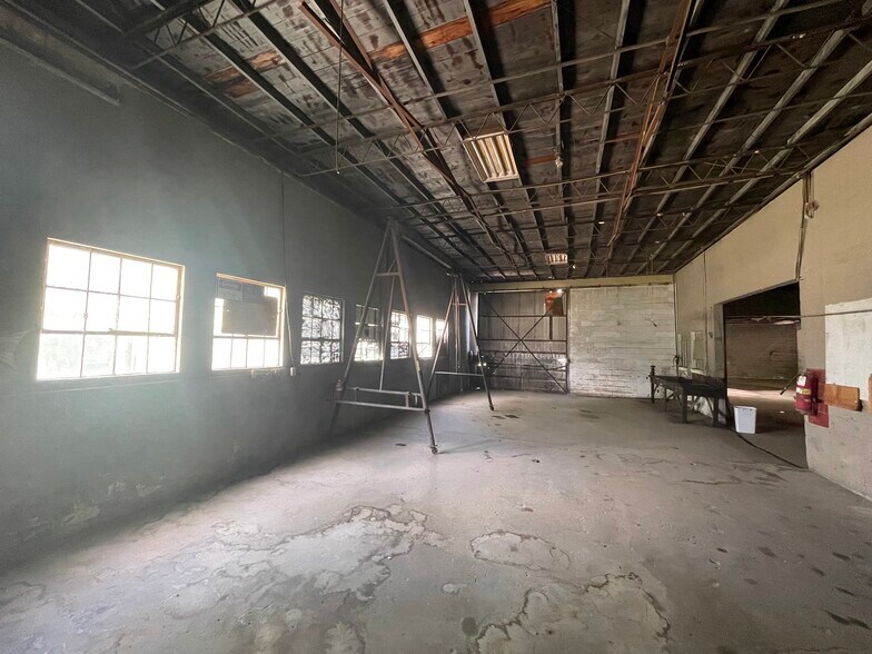 More Photos Of 5016 E Cesar Chavez St, Austin Restaurant For Sale