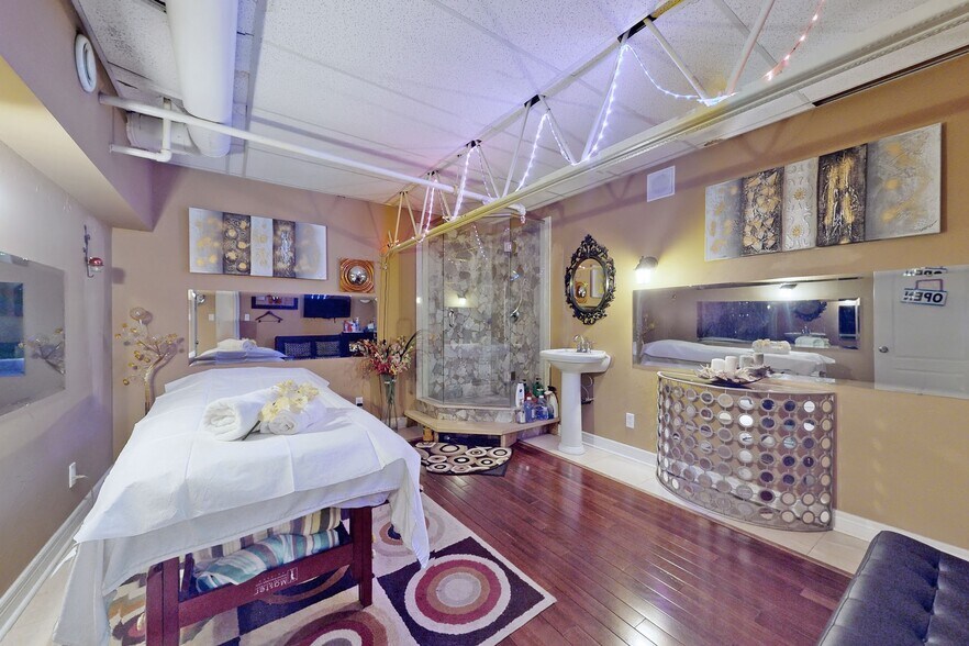 More Photos Of 4801 Keele St, Toronto Warehouse For Sale