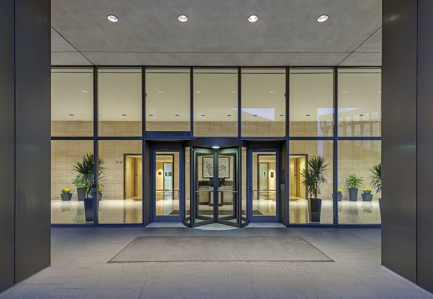 More Photos Of 5599 San Felipe St, Houston Office For Sale