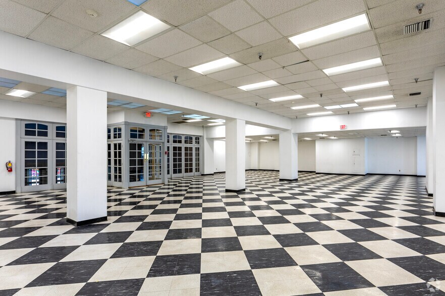 More Photos Of 2014 Tulare St, Fresno Office For Sale