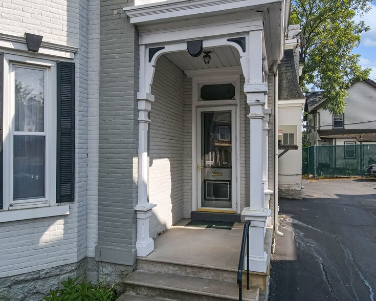 More Photos Of 207 W Broad St, Bethlehem Office For Sale
