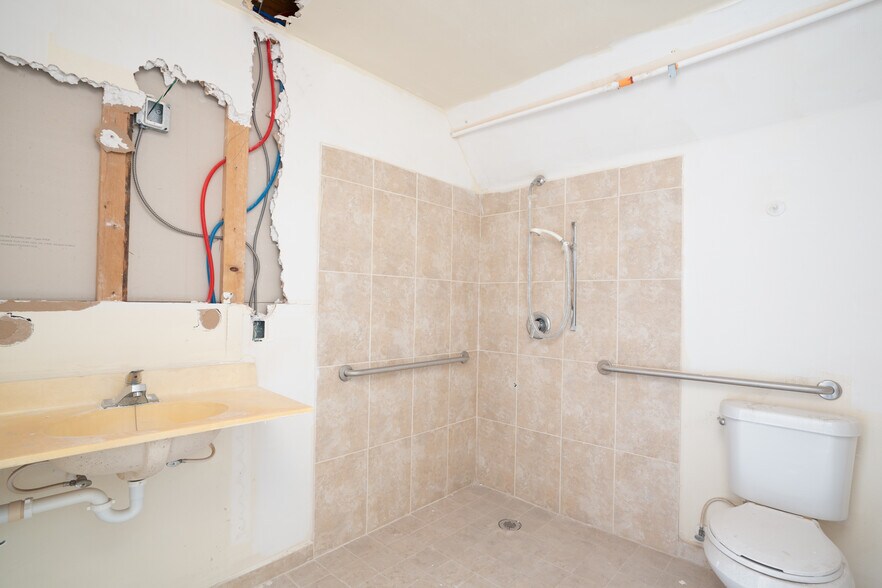 More Photos Of 2301 E Expressway 83, Donna Hotel For Sale