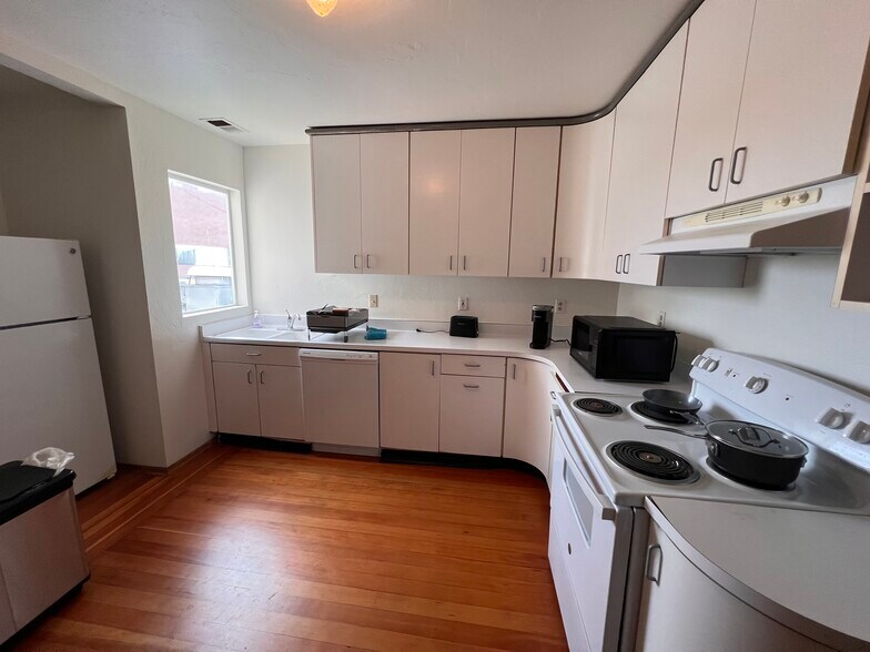 More Photos Of 118 S Murphy Ave, Sunnyvale Storefront Retail Residential For Sale