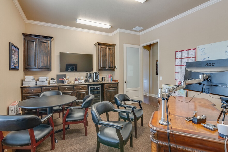 More Photos Of 8508 Precinct Line Rd, Colleyville Office For Sale