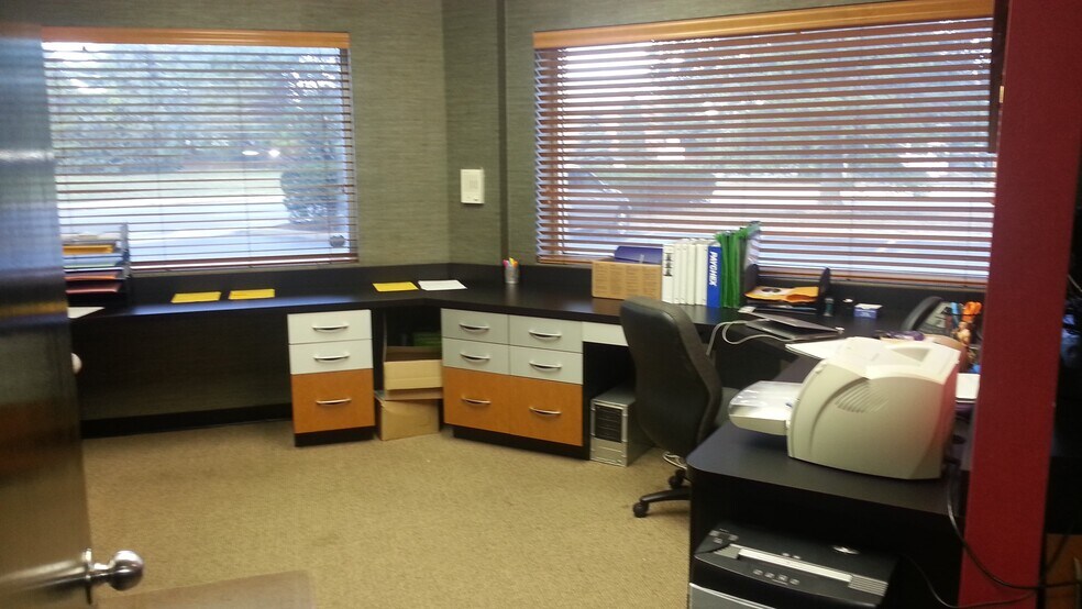 More Photos Of 40 Burt Dr, Deer Park Warehouse For Sale