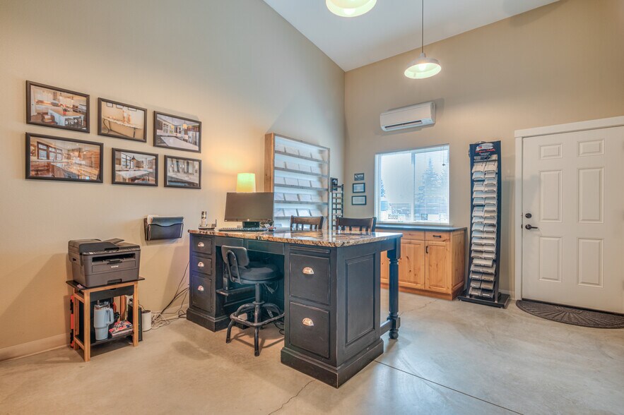 More Photos Of 723 N Curtis Ct, Sisters Industrial For Sale