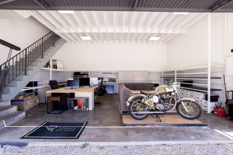 More Photos Of 13123 W Washington Blvd, Los Angeles Showroom For Lease