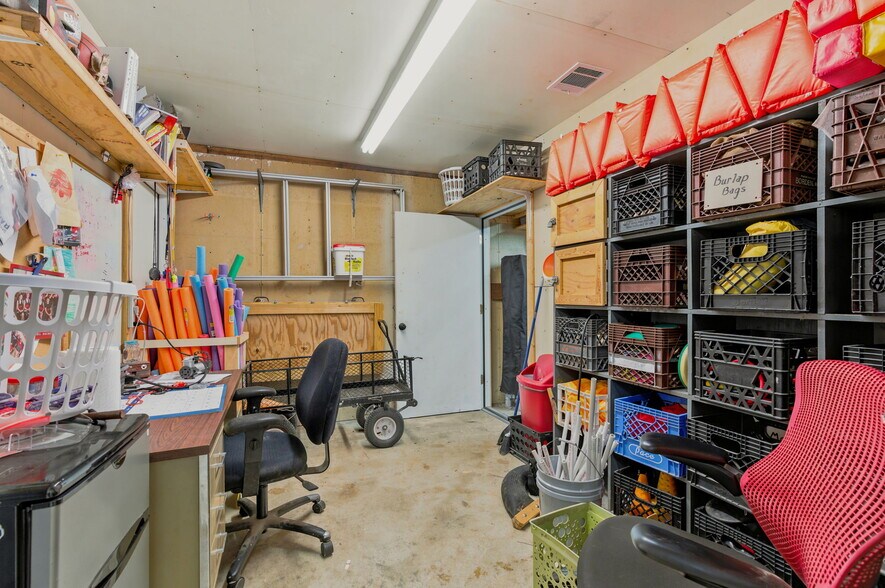 More Photos Of 3401 N Frazier St, Conroe Specialty For Sale