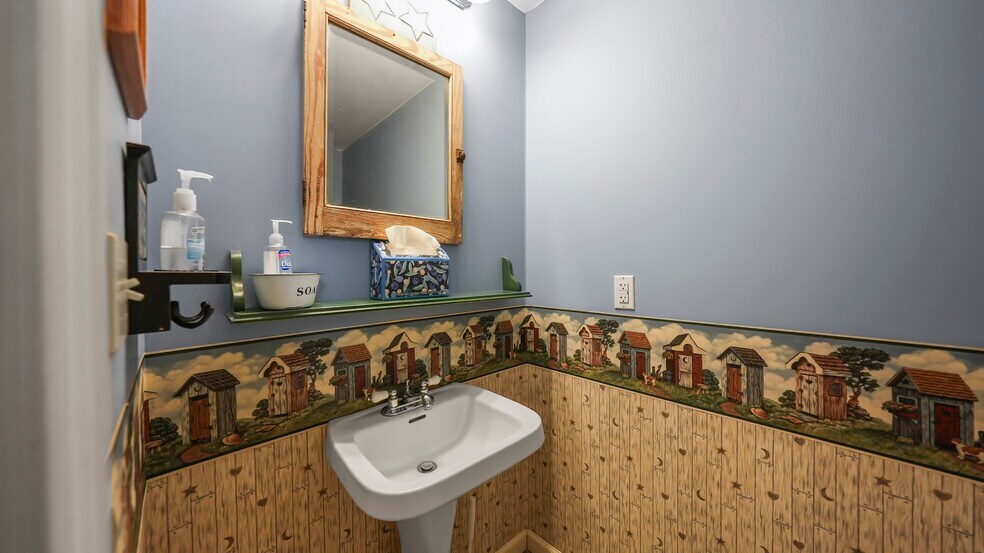 More Photos Of 1117 Dogwood Rd, Lake Ozark Multifamily For Sale