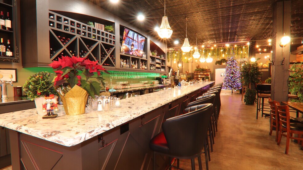 More Photos Of 4917 47 St, Camrose Flex For Sale