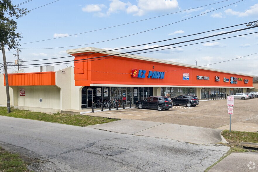 More Photos Of 6003 Bellaire Blvd, Houston Storefront For Lease