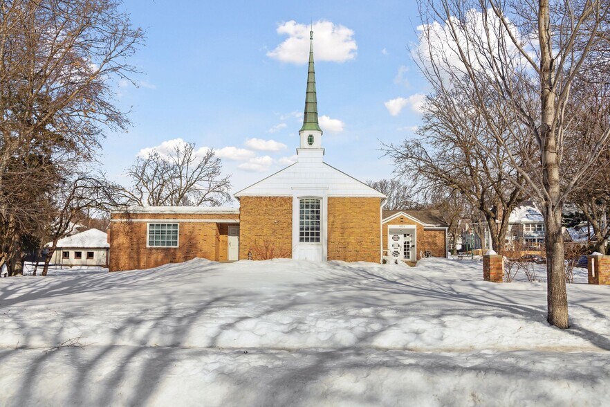 More Photos Of 1671 Summit Ave, Saint Paul Religious Facility For Sale