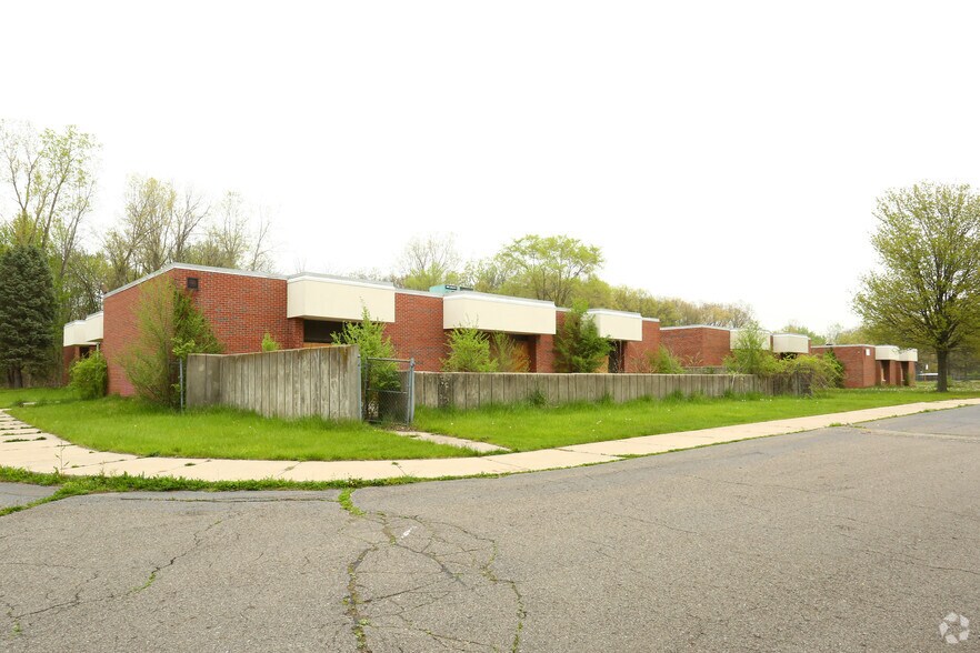 More Photos Of 39000 Superior St, Romulus Schools For Sale