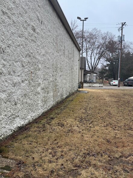 More Photos Of 376 Bannerman Ave, Redgranite Carwash For Sale