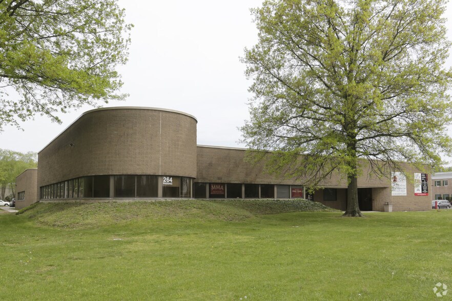 Primary Photo Of 264 Passaic Ave, Fairfield Office For Lease