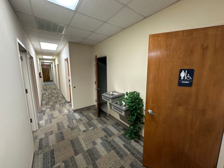 More Photos Of 1070-1078 Classic Rd, Apex Flex For Lease