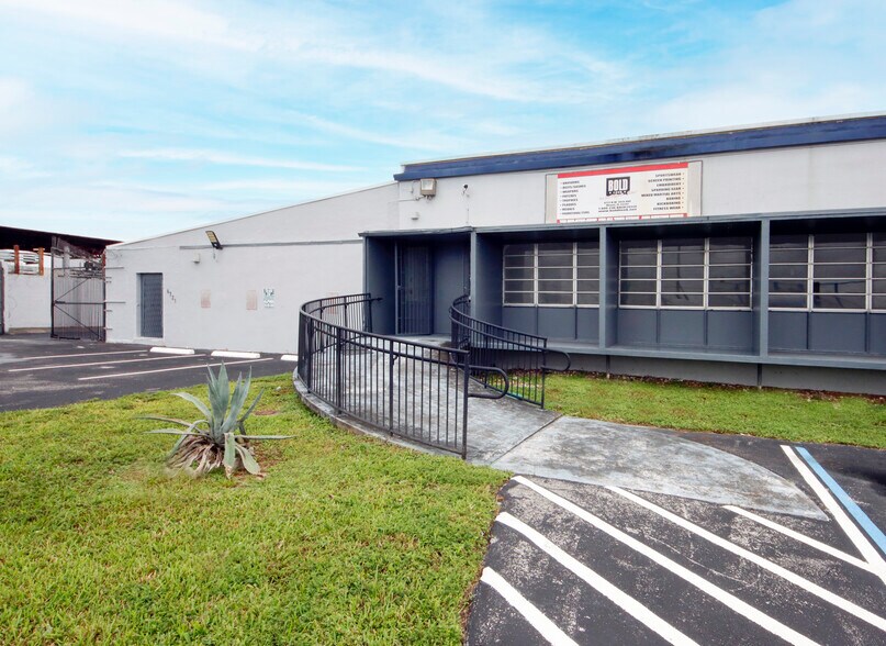Primary Photo Of 6721 NW 36th Ave, Miami Distribution For Lease