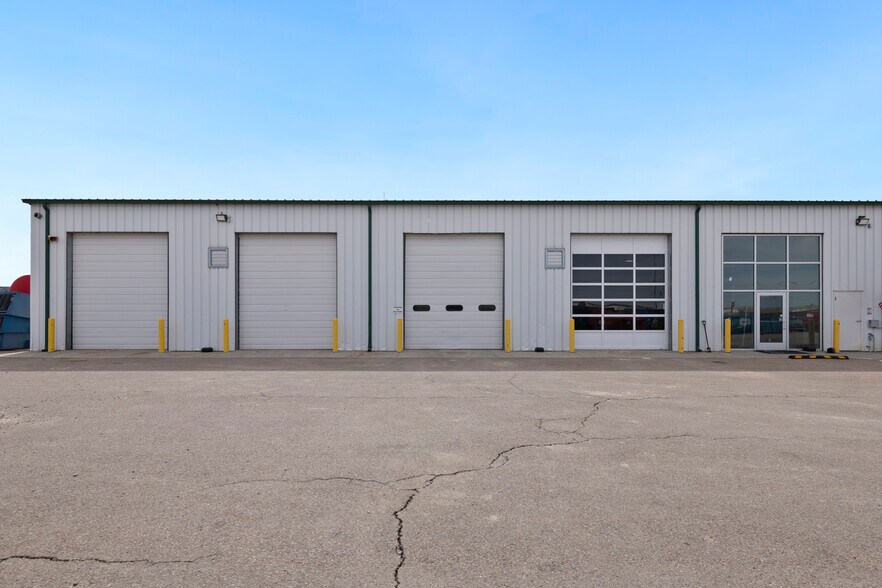 More Photos Of 44-46 Wilkins Peak Dr, Rock Springs Warehouse For Sale