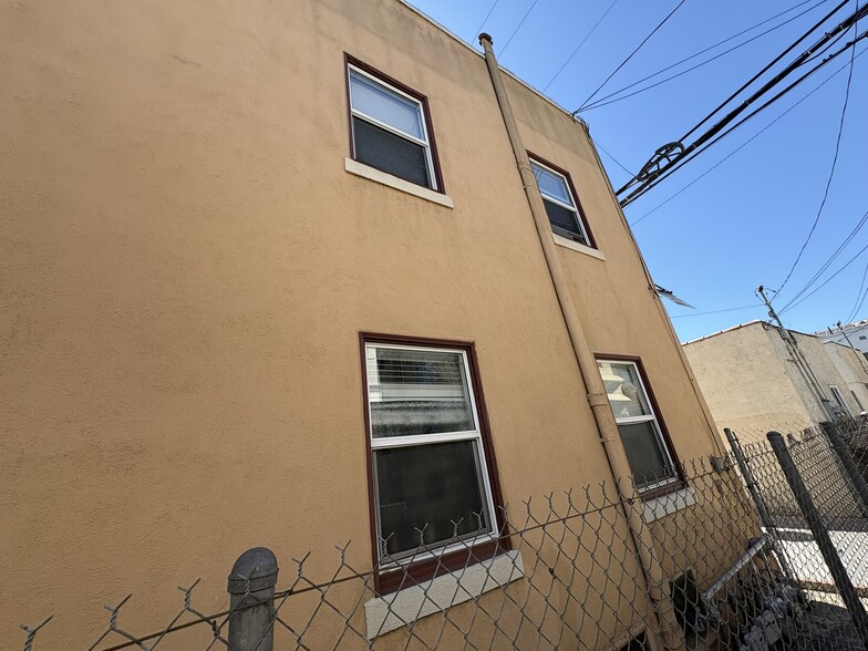 More Photos Of 617 W 3rd St, Long Beach Multifamily For Sale