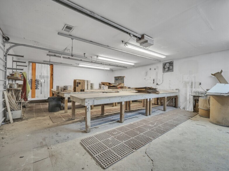 More Photos Of 4018 12th St NW, Canton Light Manufacturing For Sale