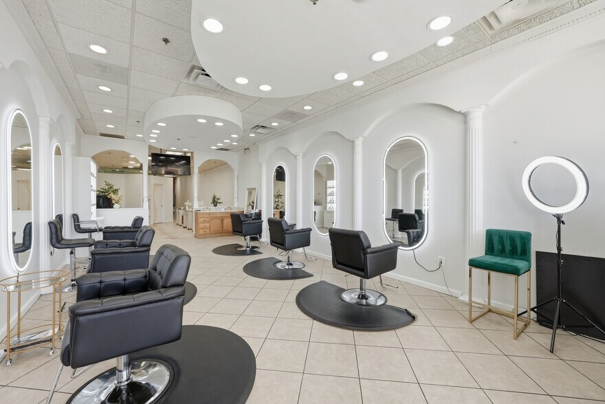 More Photos Of 9536 Liberia Ave, Manassas Supermarket For Lease