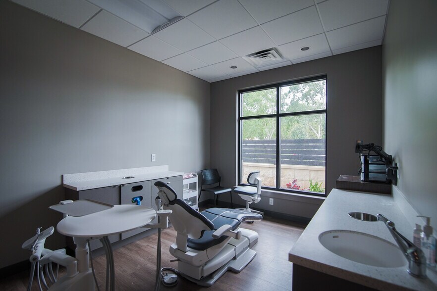 More Photos Of 3717 Township Ln, Missouri City Medical For Sale