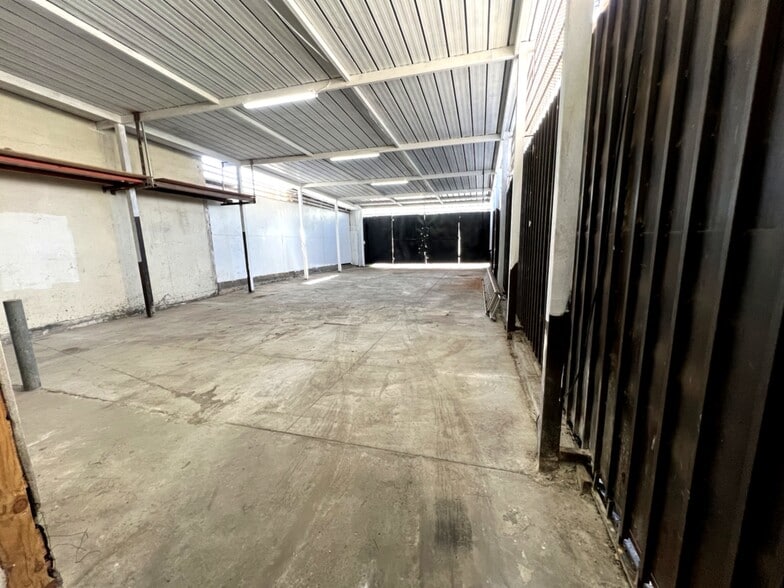 More Photos Of 9127 S Western Ave, Los Angeles Storefront For Lease