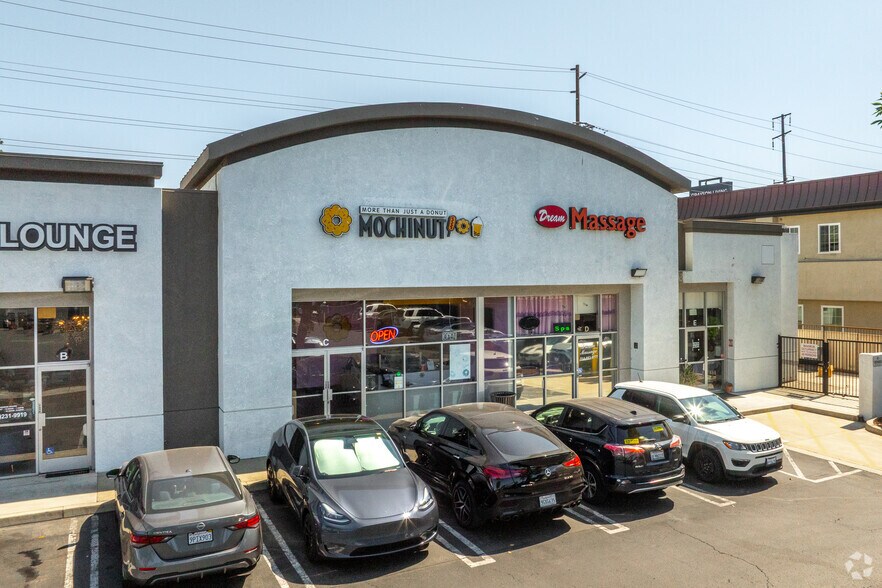More Photos Of 1935 E 17th St, Santa Ana Storefront Retail Office For Sale