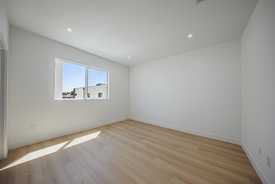 More Photos Of 2847 S Victoria Ave, Los Angeles Multifamily For Sale
