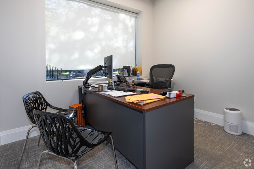 More Photos Of 72 Otis St, West Babylon Light Manufacturing For Sale