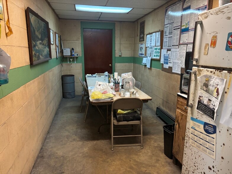 More Photos Of 325 E Railroad St, Pottsville Warehouse For Sale