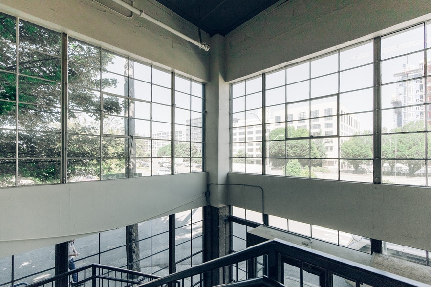 More Photos Of 512-535 NW 17th Ave, Portland Unknown For Lease