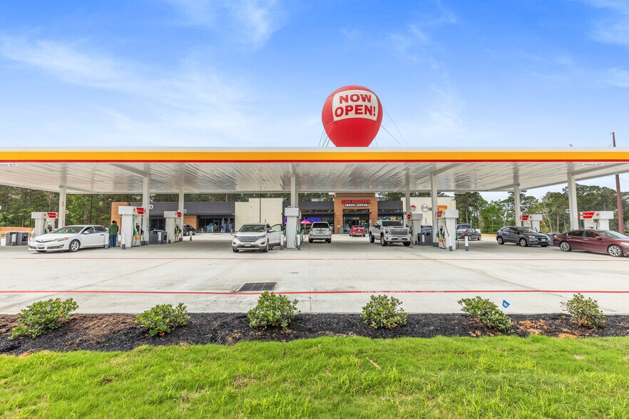 More Photos Of I-45 South, Huntsville Storefront Retail Office For Lease