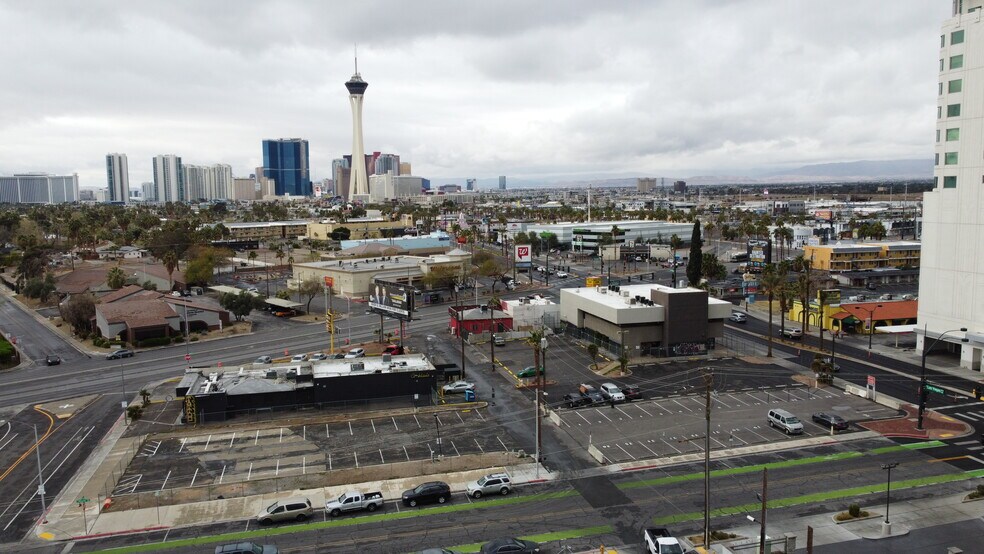 More Photos Of 921 S Las Vegas Blvd, Las Vegas Office For Sale
