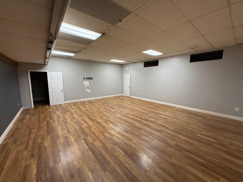 More Photos Of 3713-3715 Pepperell Pky, Opelika Freestanding For Lease