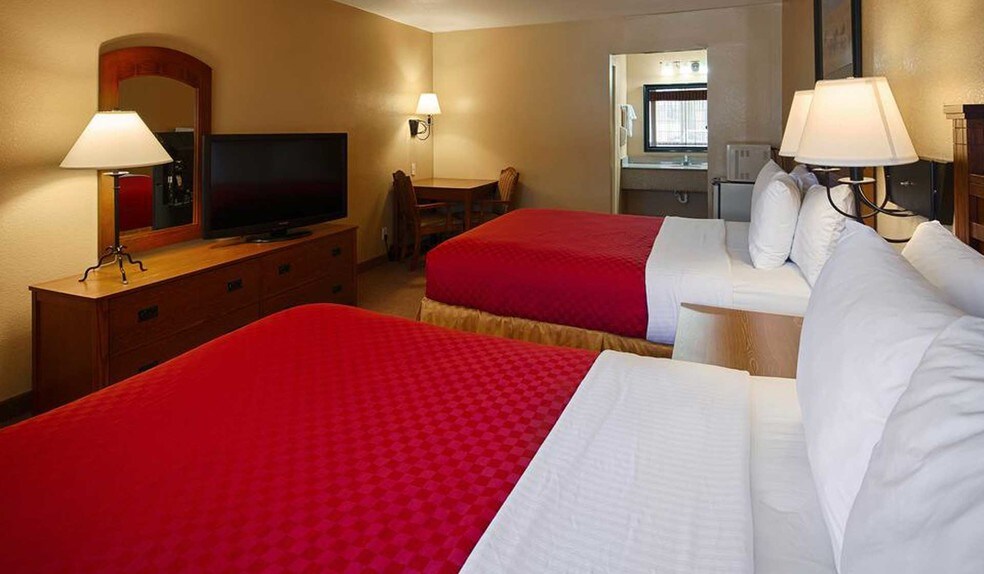 More Photos Of 207 US Highway 77 S, Hallettsville Hotel For Sale