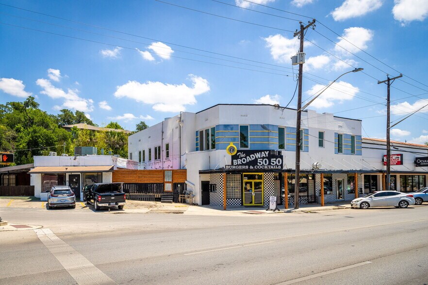 Primary Photo Of 5050 Broadway, Alamo Heights Restaurant For Sale