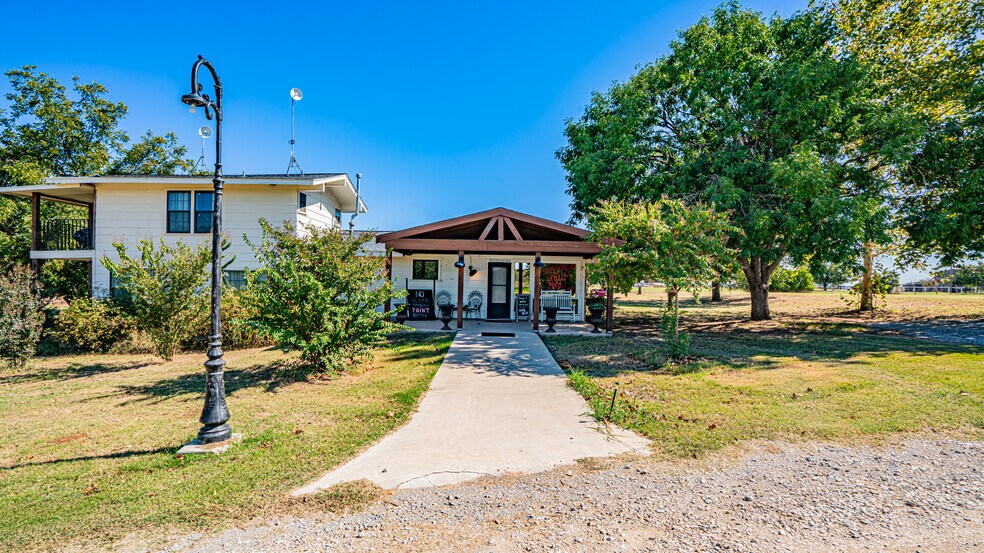 More Photos Of 1275-1299 Big Valley Cir, Lipan Trailer Camper Park For Sale