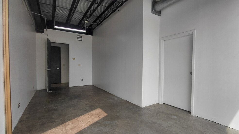 More Photos Of 1612 Cleveland Ave, Atlanta Storefront Retail Office For Lease
