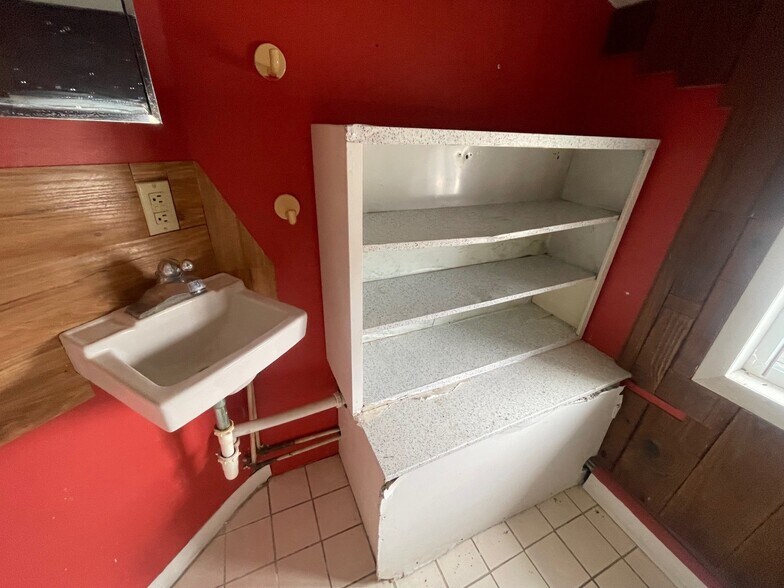 More Photos Of 5 N Eagle St, New Buffalo Apartments For Sale