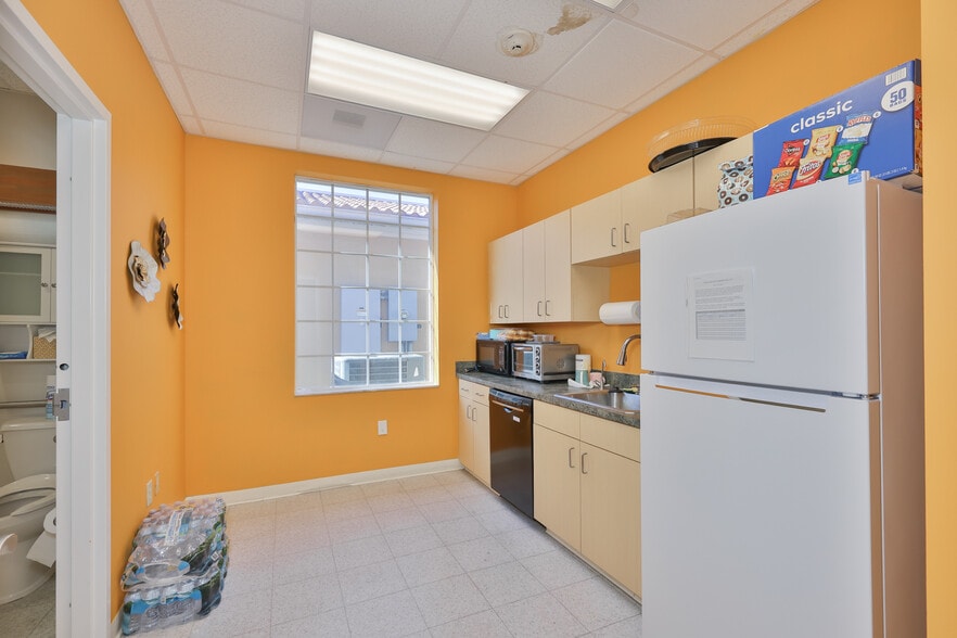 More Photos Of 1900 E Bay Dr, Largo Medical For Sale