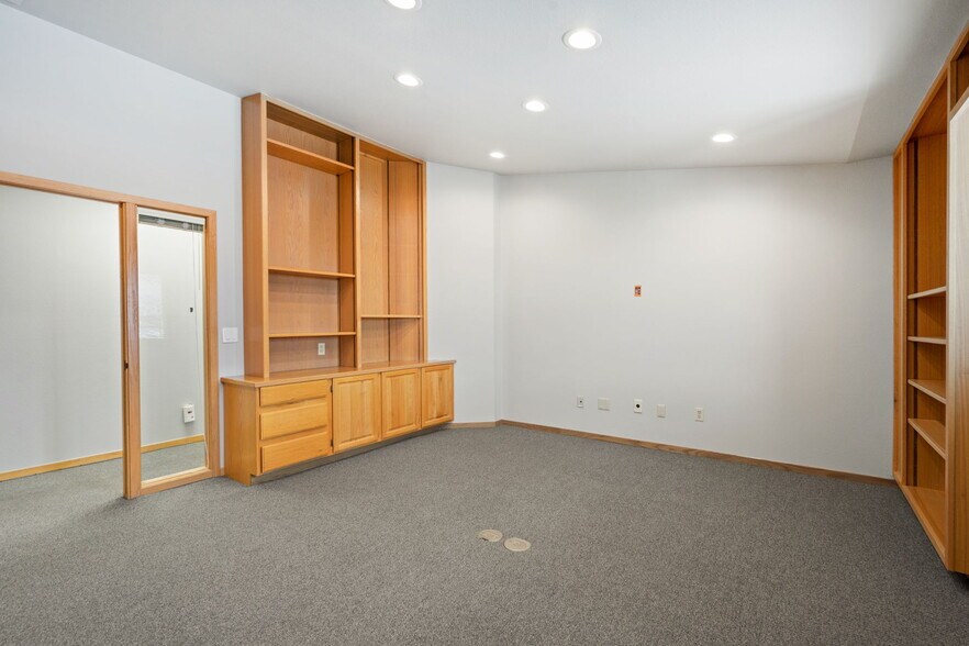 More Photos Of 375 E Horsetooth Rd, Fort Collins Office Residential For Lease