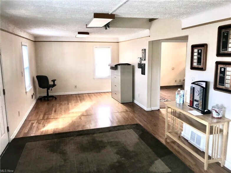 More Photos Of 2918 Plymouth Ave, Rocky River Office For Sale