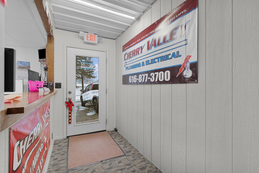 More Photos Of 491 Arlington Rd, Middleville Office For Sale