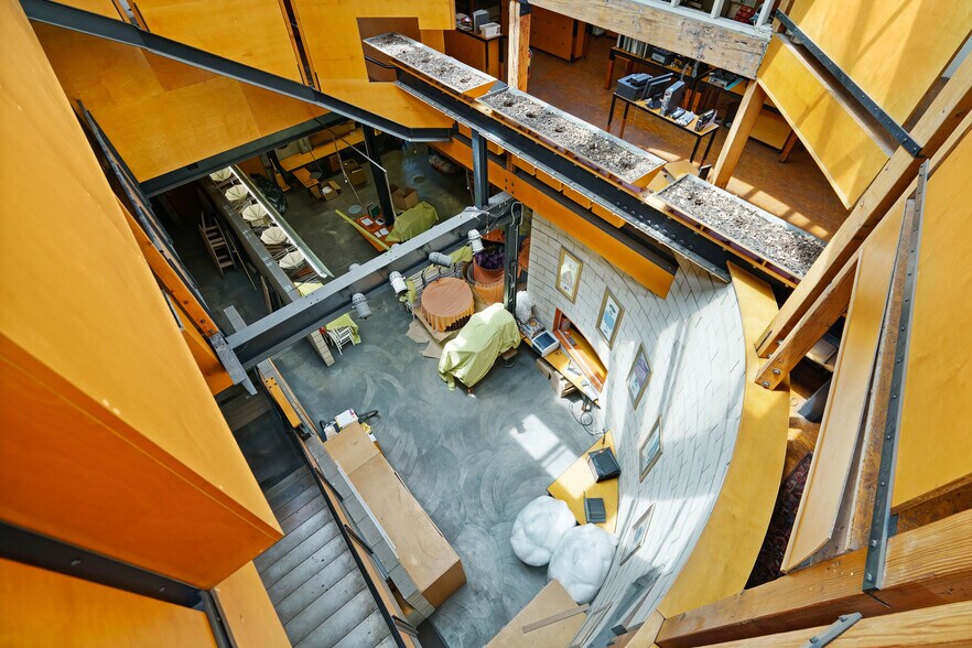 More Photos Of 6445 Bandini Blvd, Commerce Warehouse For Sale