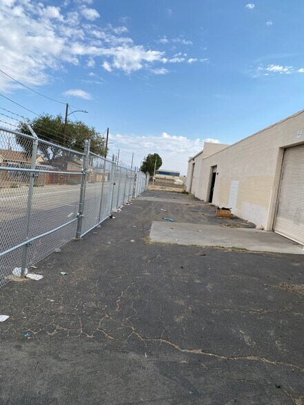 More Photos Of 44820 Yucca Ave, Lancaster Warehouse For Sale