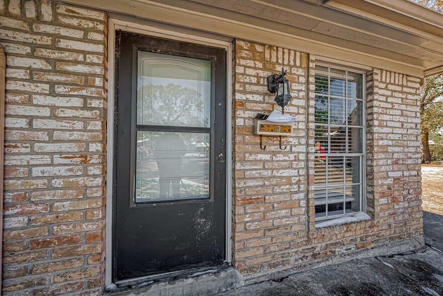 More Photos Of 7315 Housman, Houston Specialty For Sale