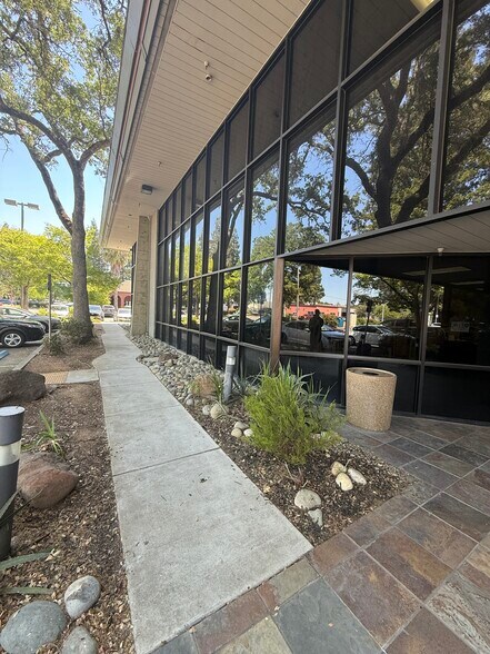 More Photos Of 4330 Auburn Blvd, Sacramento Office For Sale