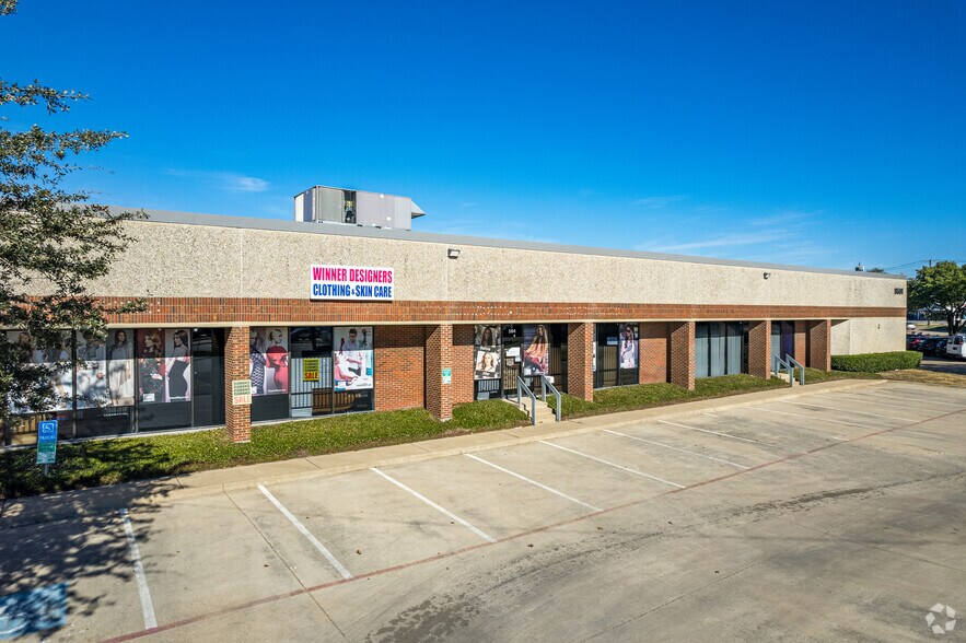More Photos Of 11601 Plano Rd, Dallas Unknown For Lease