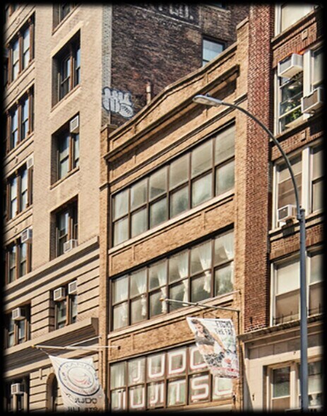 More Photos Of 149 W 27th St, New York Apartments For Lease